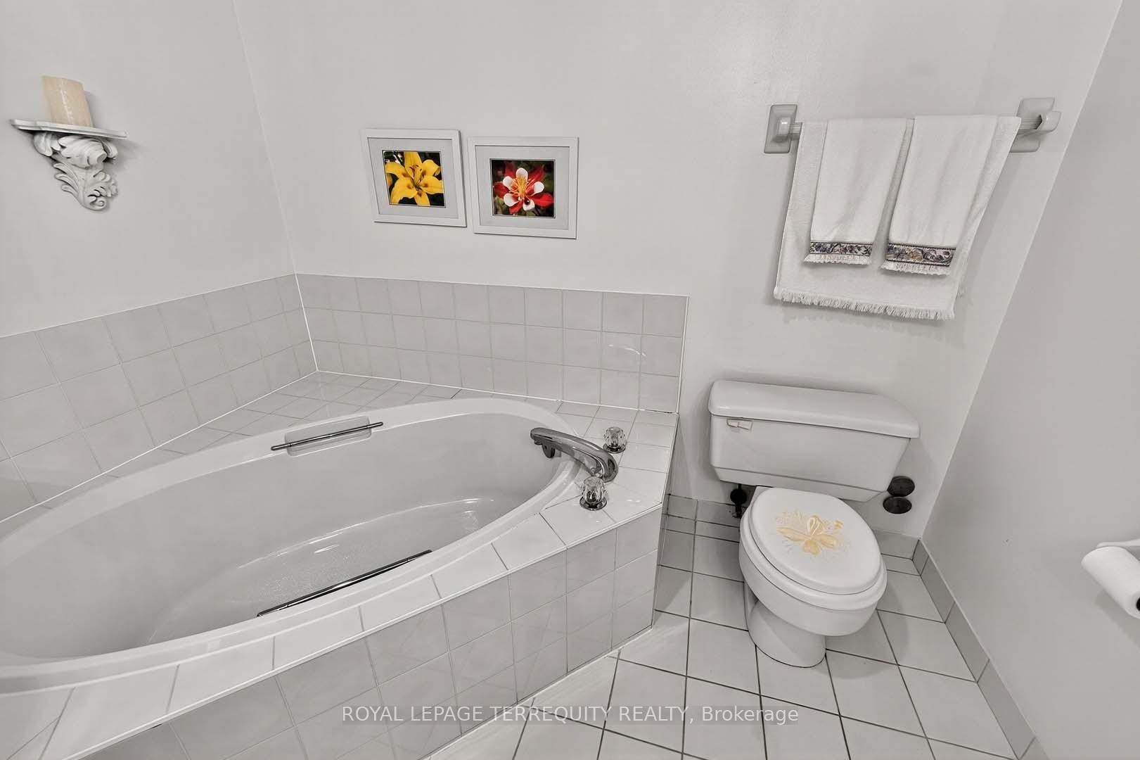 1402-110 Promenade Circle, Vaughan, ON - Indoor Photo Showing Bathroom