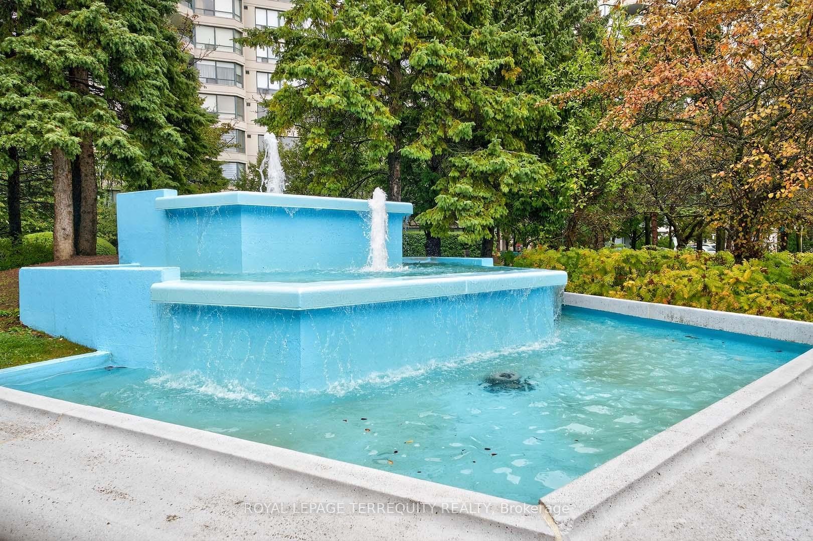 1402-110 Promenade Circle, Vaughan, ON - Outdoor With Backyard