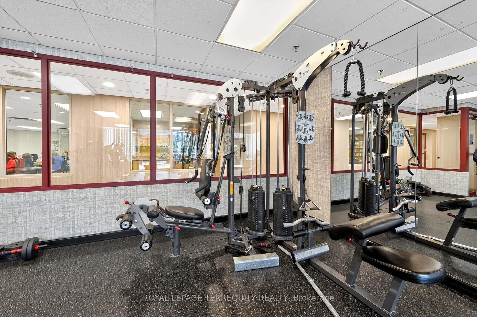 1402-110 Promenade Circle, Vaughan, ON - Indoor Photo Showing Gym Room
