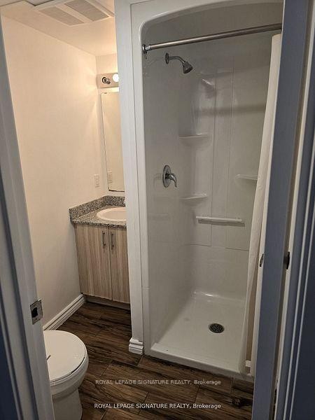 G611-275 Larch Street, Waterloo, ON - Indoor Photo Showing Bathroom