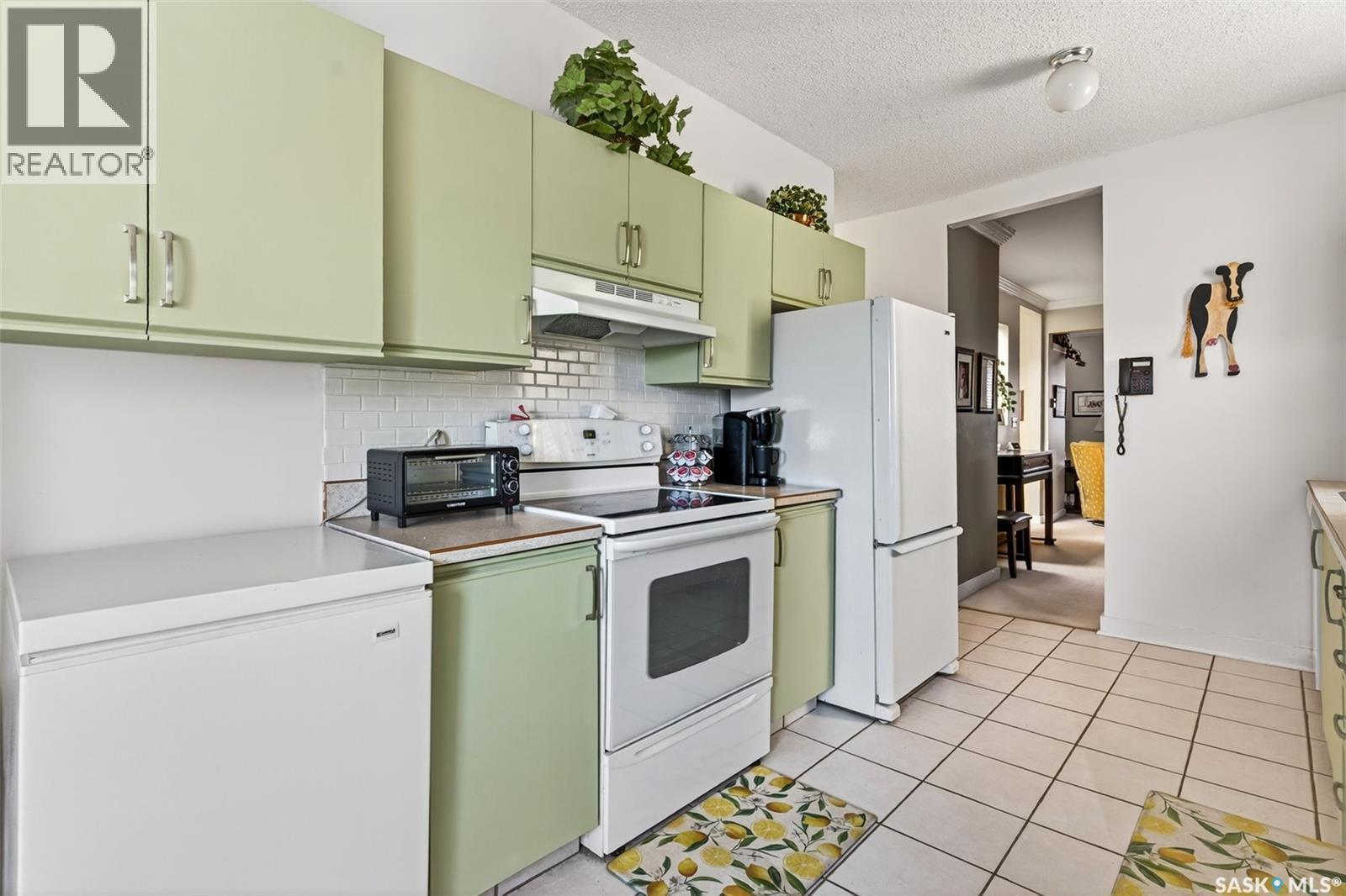 304 2925 14Th Avenue, Regina, SK - Indoor Photo Showing Kitchen