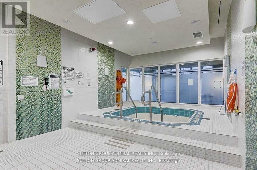 1802 - 7890 Bathurst Street, Vaughan, ON - Indoor Photo Showing Other Room