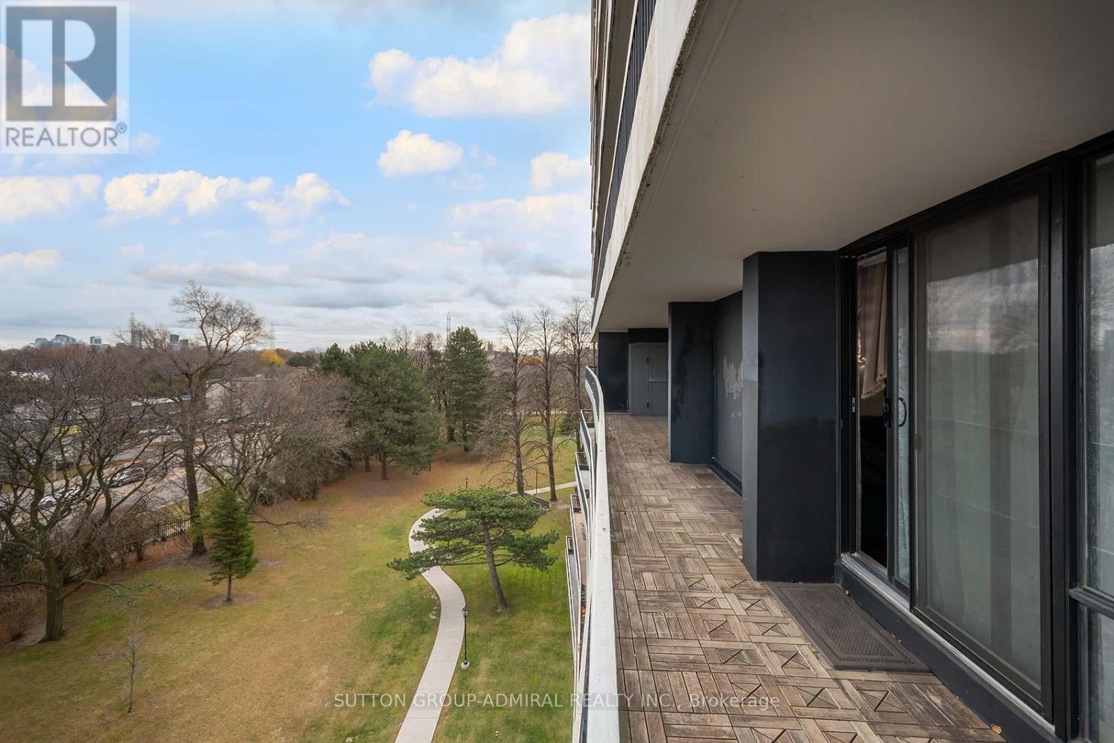 601 - 135 Antibes Drive, Toronto, ON - Outdoor