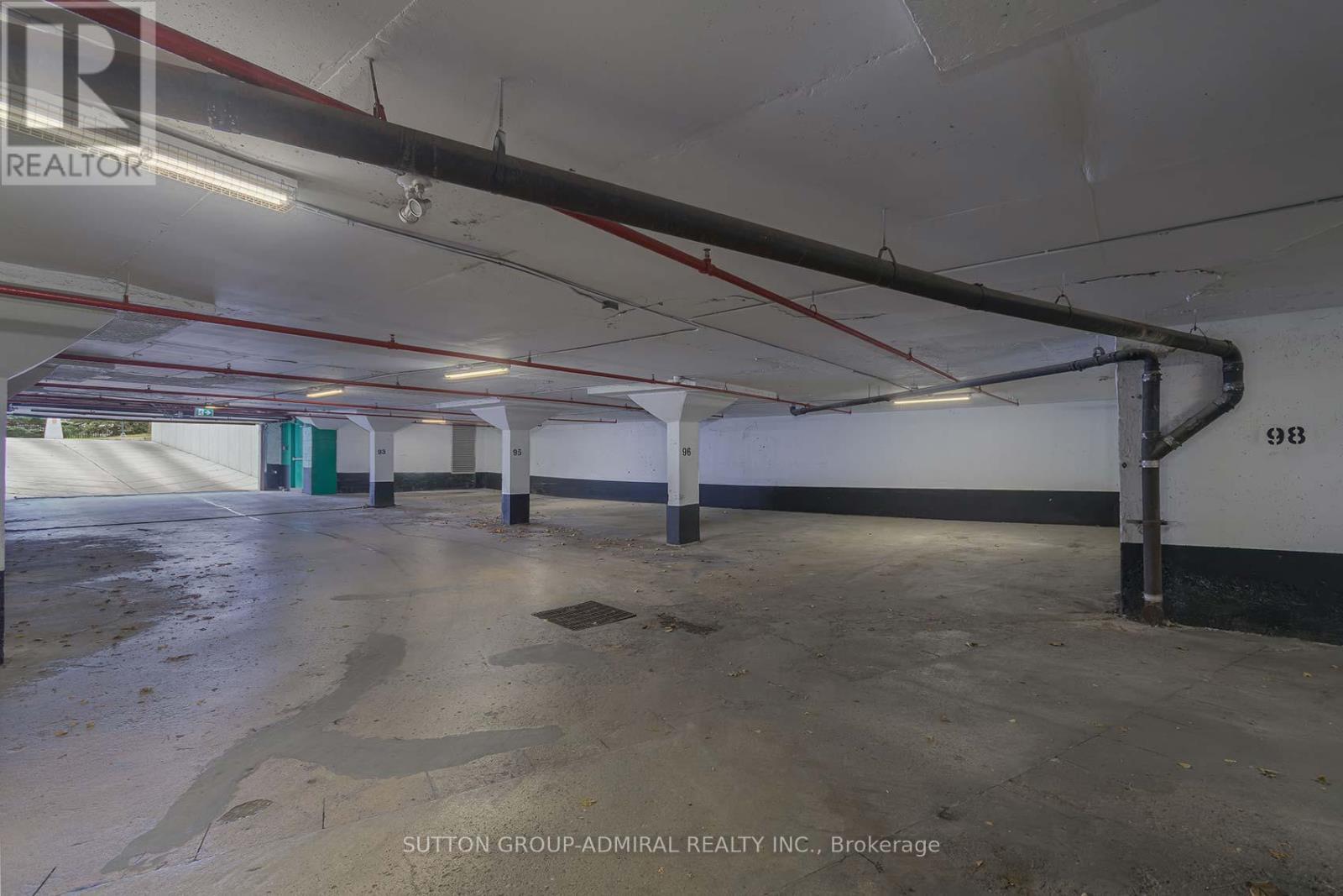 601 - 135 Antibes Drive, Toronto, ON - Indoor Photo Showing Garage