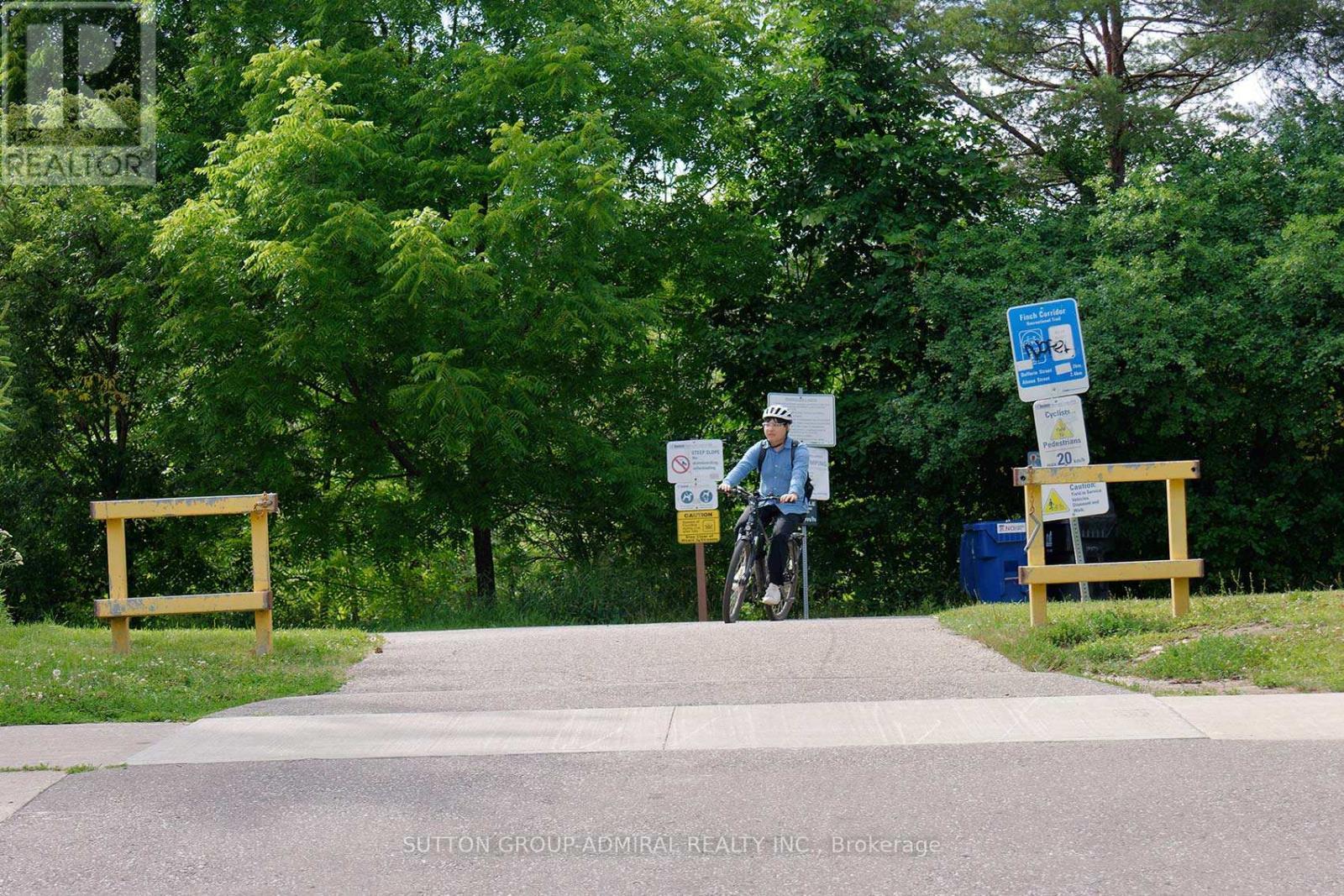 601 - 135 Antibes Drive, Toronto, ON - Outdoor