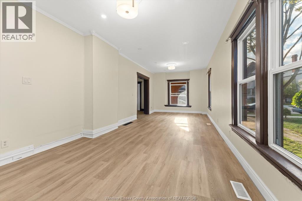 470 Lincoln, Windsor, ON - Indoor Photo Showing Other Room