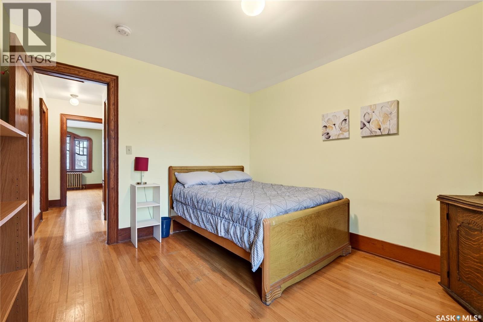 1334 Victoria Avenue, Regina, SK - Indoor Photo Showing Bedroom