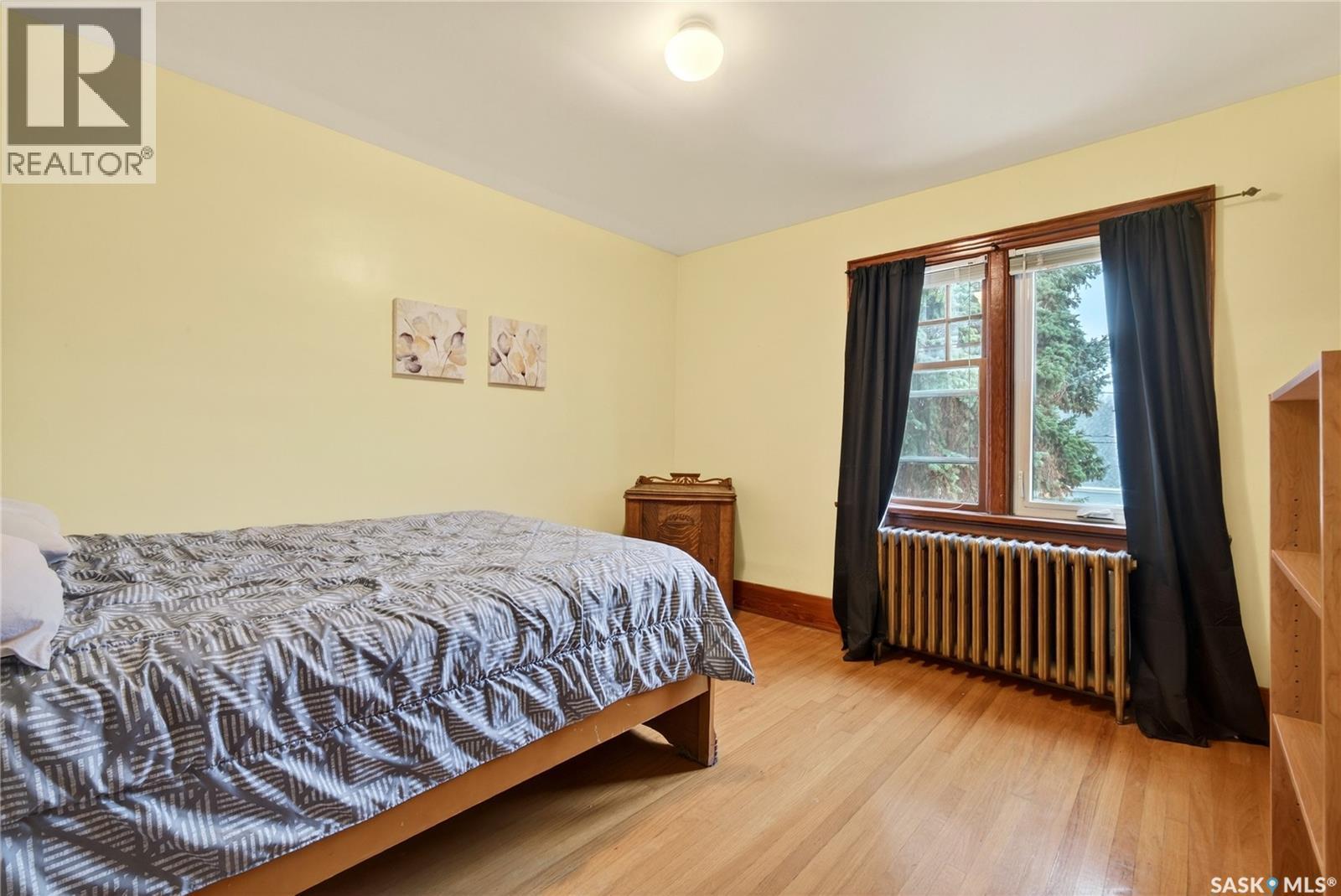 1334 Victoria Avenue, Regina, SK - Indoor Photo Showing Bedroom