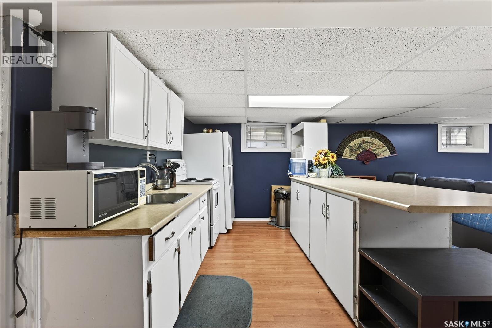 1334 Victoria Avenue, Regina, SK - Indoor