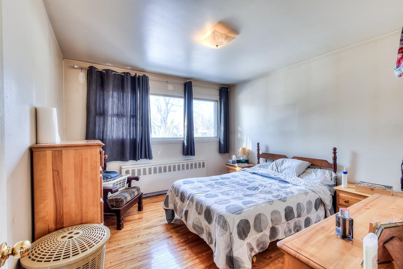 Bedroom - 421 Rue Bonair, Beloeil, QC - Indoor Photo Showing Bedroom