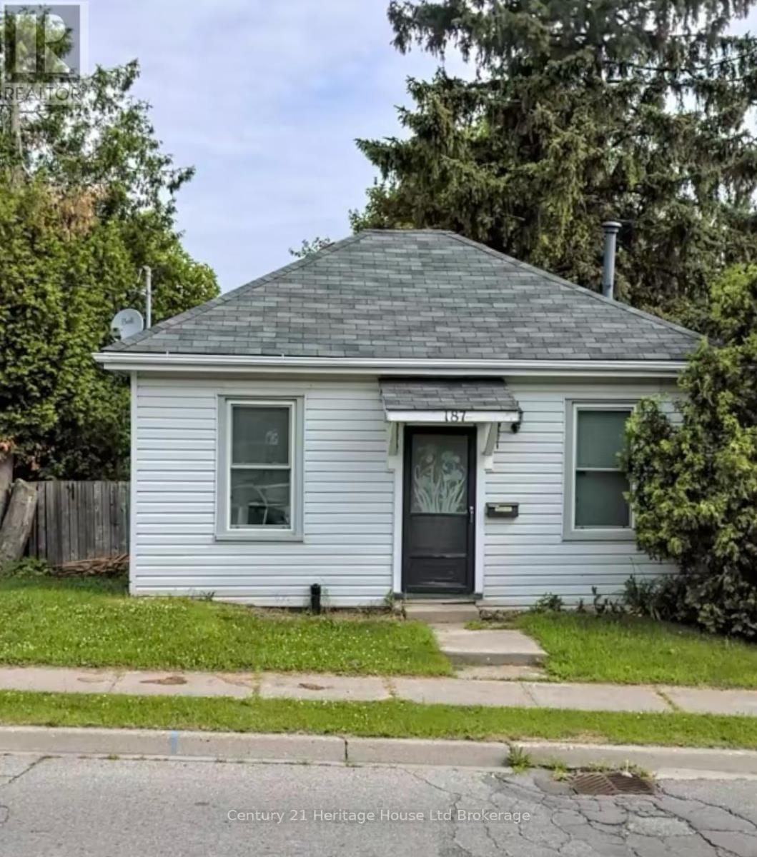 187 Park Row, Woodstock (Woodstock - South), ON - Outdoor