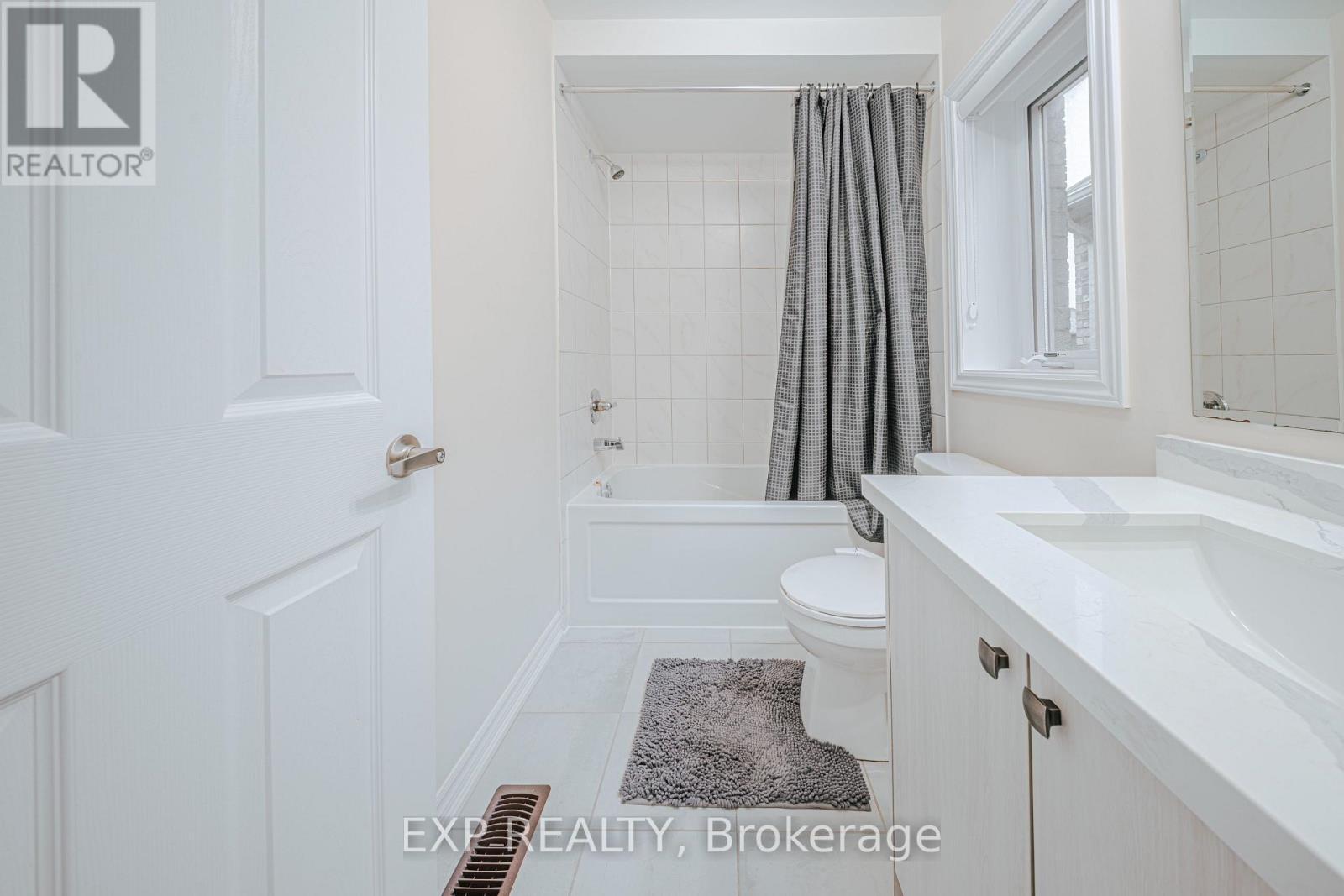 212 Ronald Guscott Street, Oshawa, ON - Indoor Photo Showing Bathroom