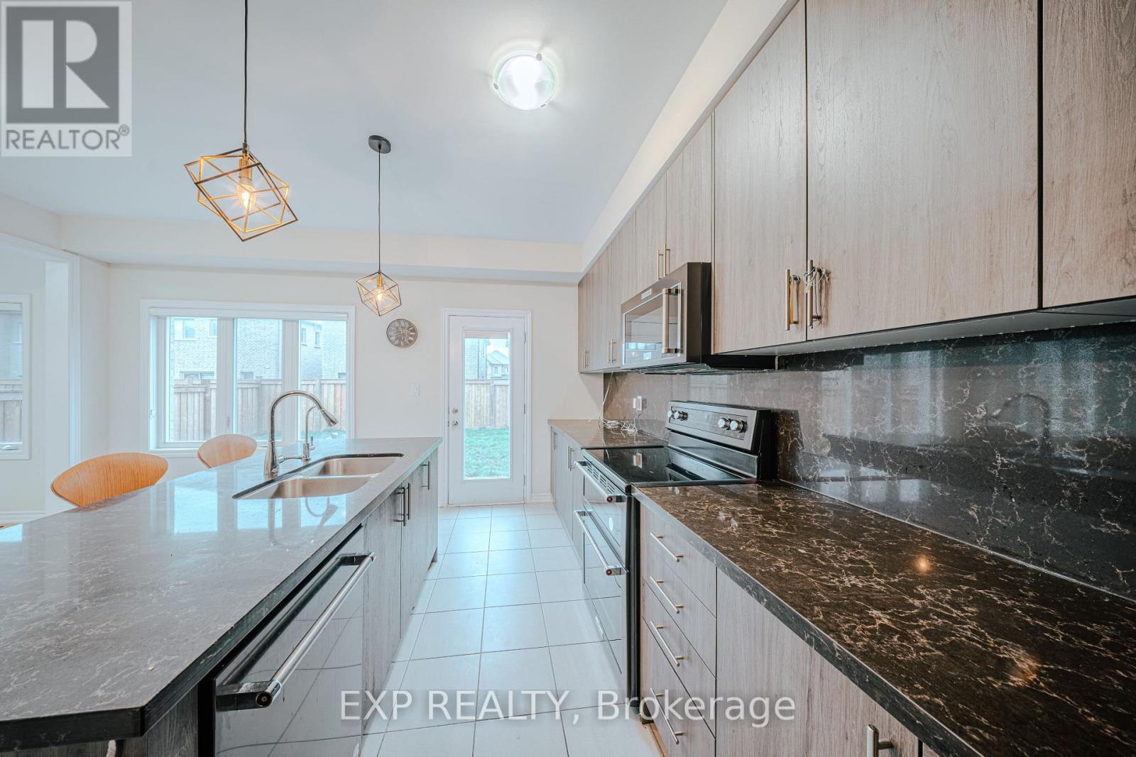 212 Ronald Guscott Street, Oshawa, ON - Indoor Photo Showing Kitchen With Double Sink
