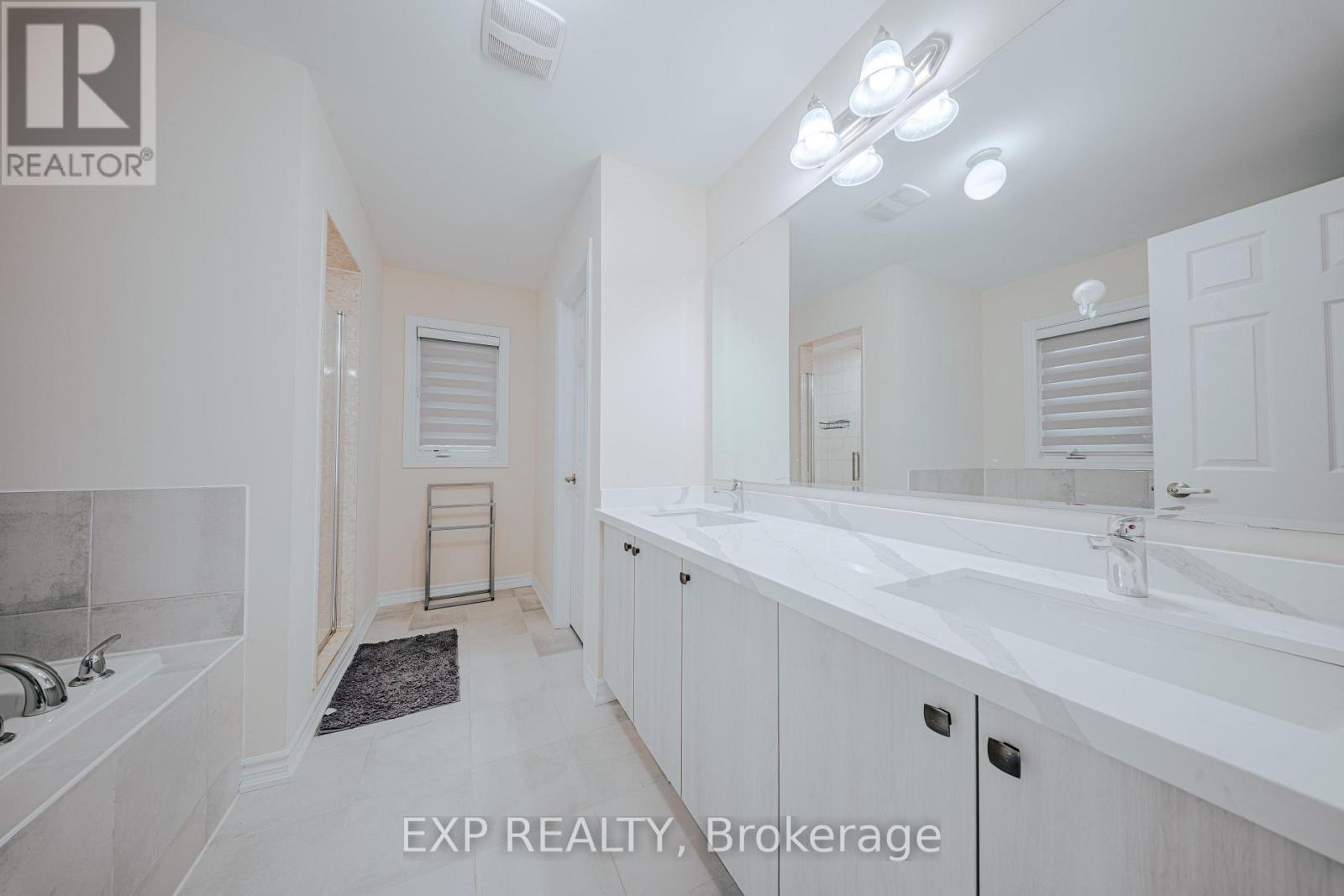 212 Ronald Guscott Street, Oshawa, ON - Indoor Photo Showing Bathroom