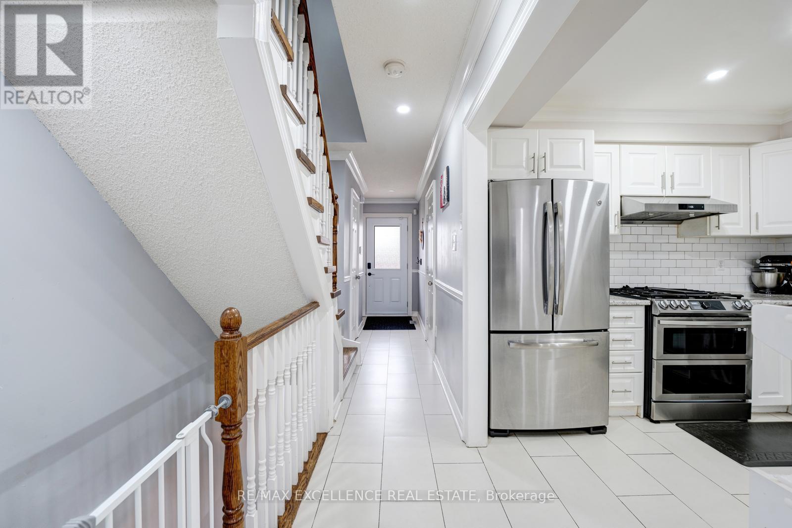 82 Carrie Crescent, Brampton, ON - Indoor Photo Showing Kitchen