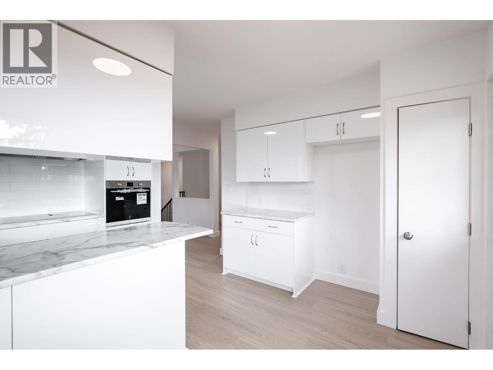 1410 Dansey Avenue, Coquitlam, BC