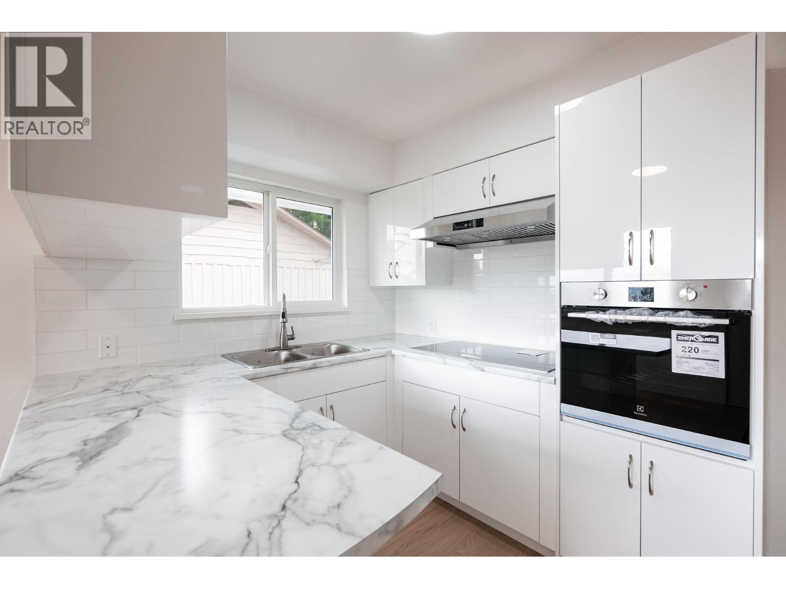 1410 Dansey Avenue, Coquitlam, BC