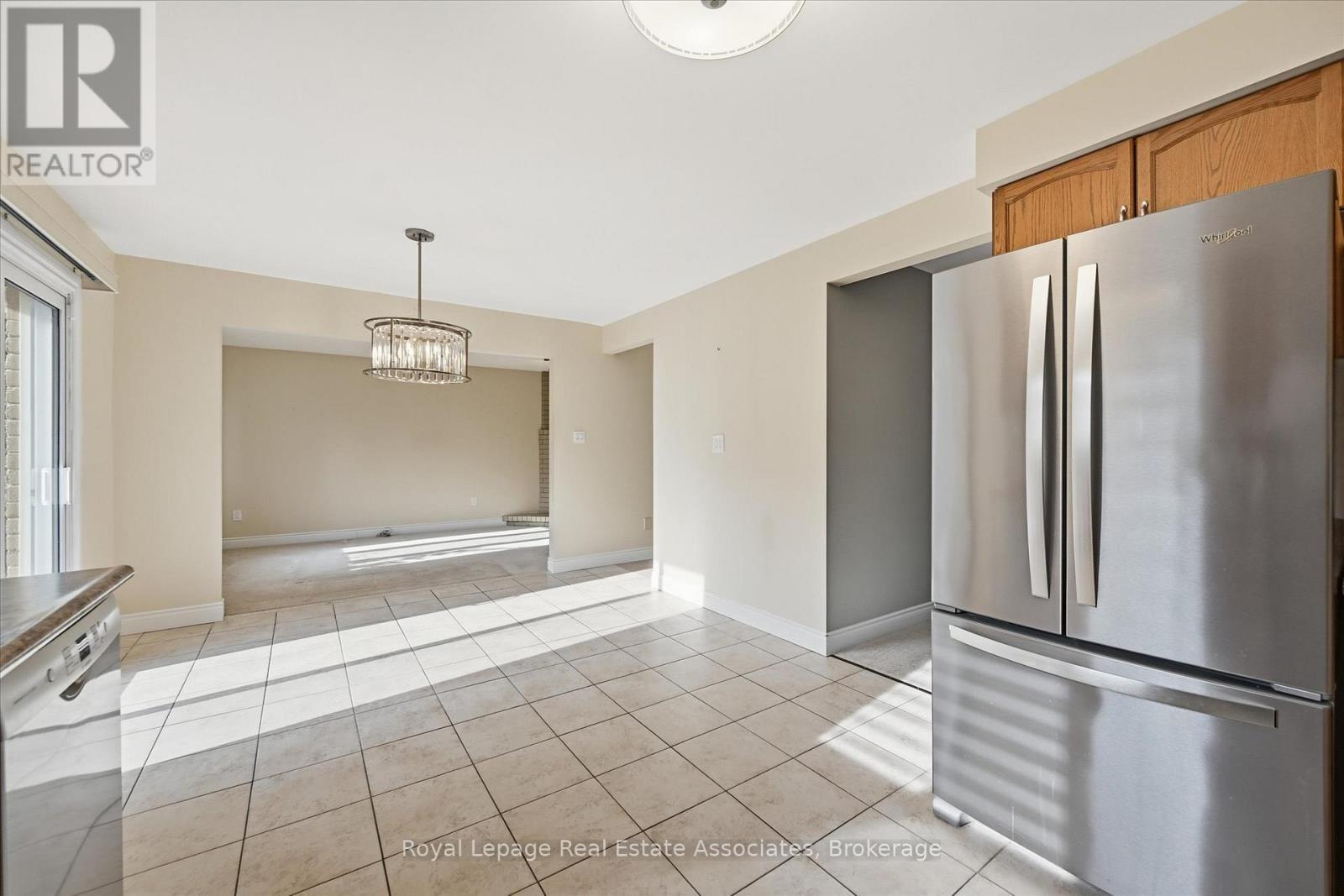 Breakfast Area - 47 Elmira Drive, Hamilton, ON - Indoor Photo Showing Kitchen