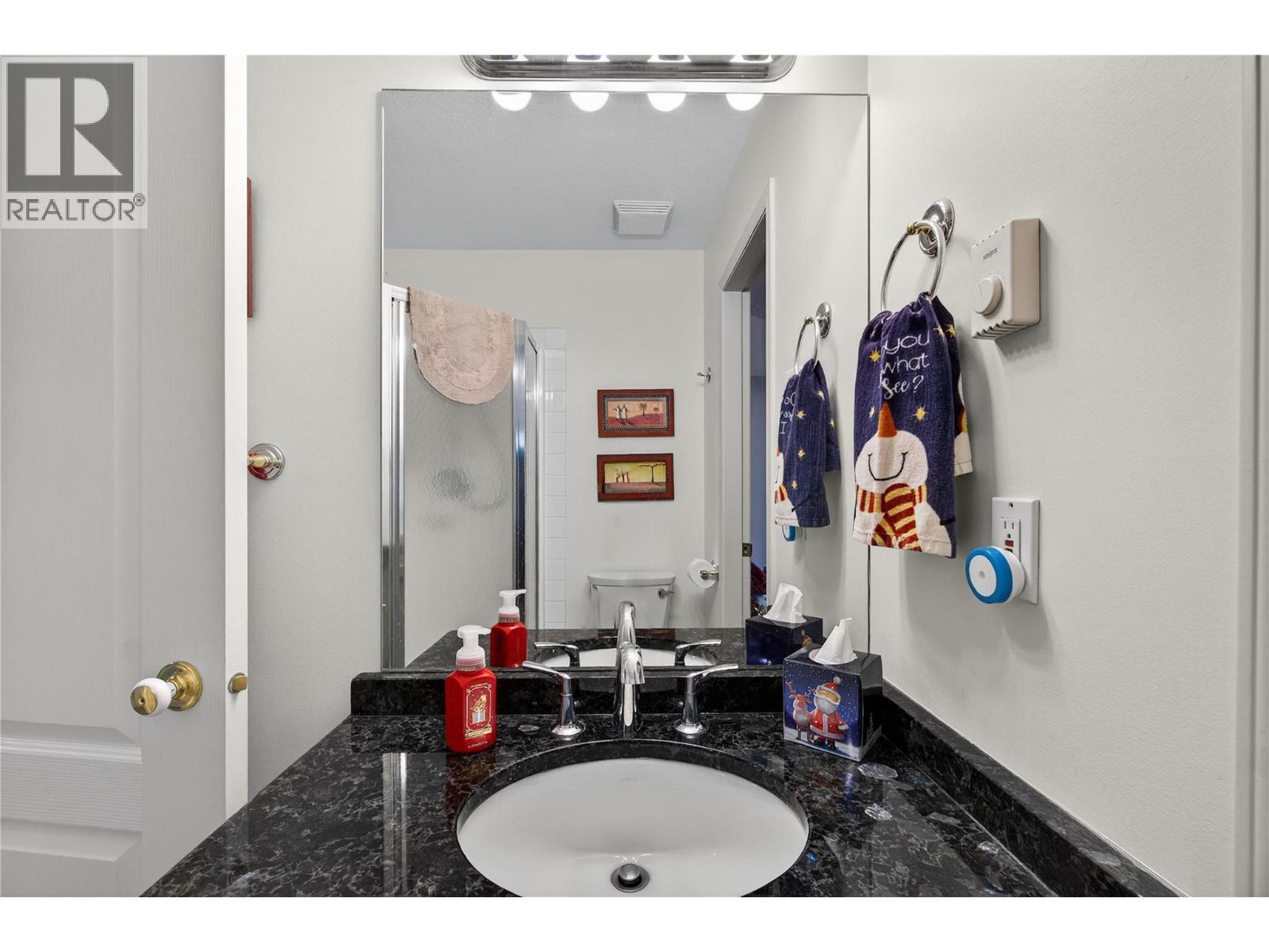 1002 Riverside Avenue Unit# 305, Sicamous, BC - Indoor Photo Showing Bathroom