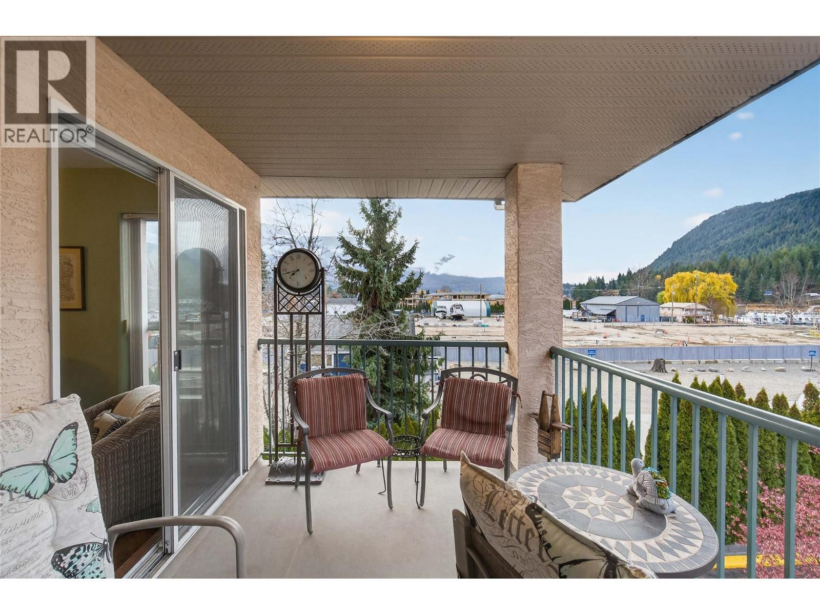 1002 Riverside Avenue Unit# 305, Sicamous, BC - Outdoor With Balcony With Exterior