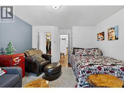 Lock-off option bedroom -