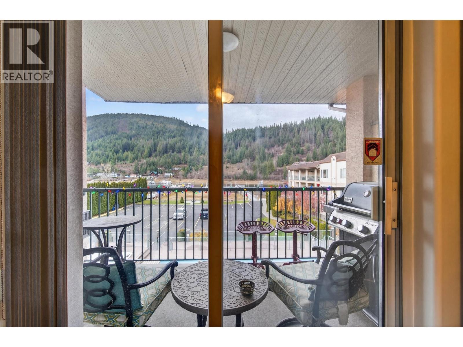 Lock-off option balcony - 1002 Riverside Avenue Unit# 305, Sicamous, BC - Photo Showing Other Room