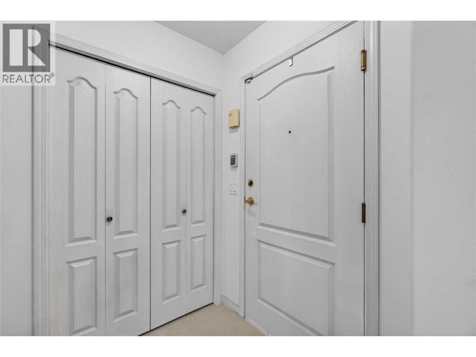 1002 Riverside Avenue Unit# 305, Sicamous, BC - Indoor Photo Showing Other Room