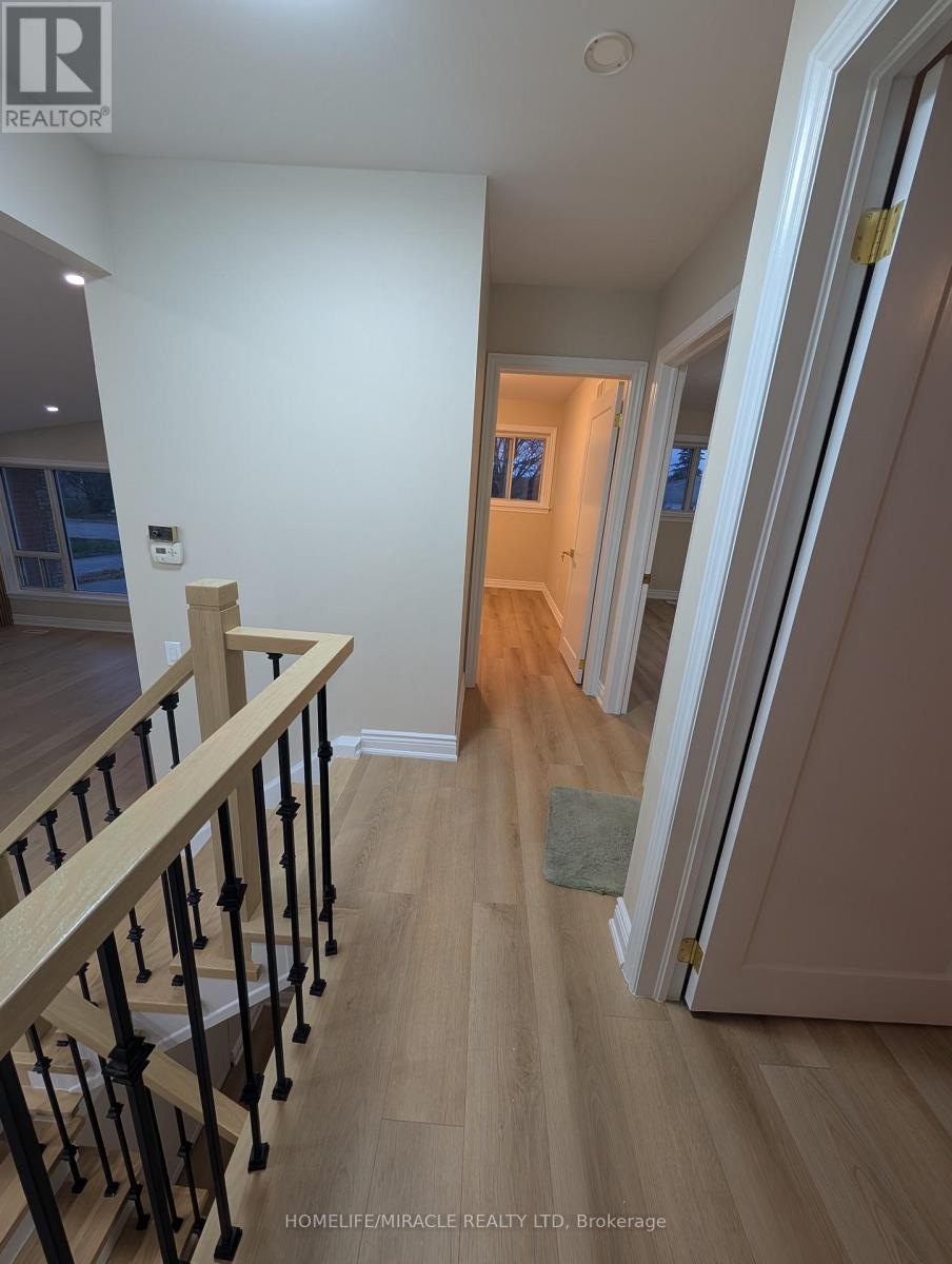 15 Athlone Avenue, Brampton, ON - Indoor Photo Showing Other Room