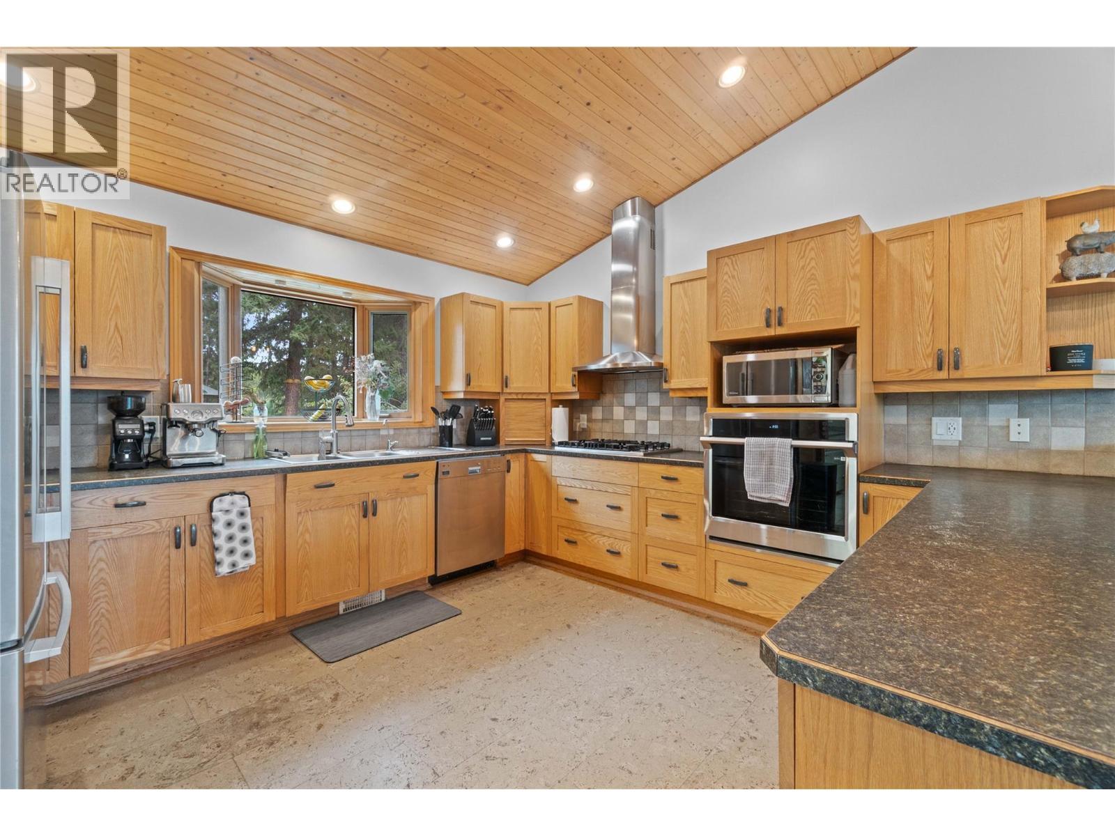 65 Furlong Road, Enderby, BC - Indoor Photo Showing Kitchen With Double Sink