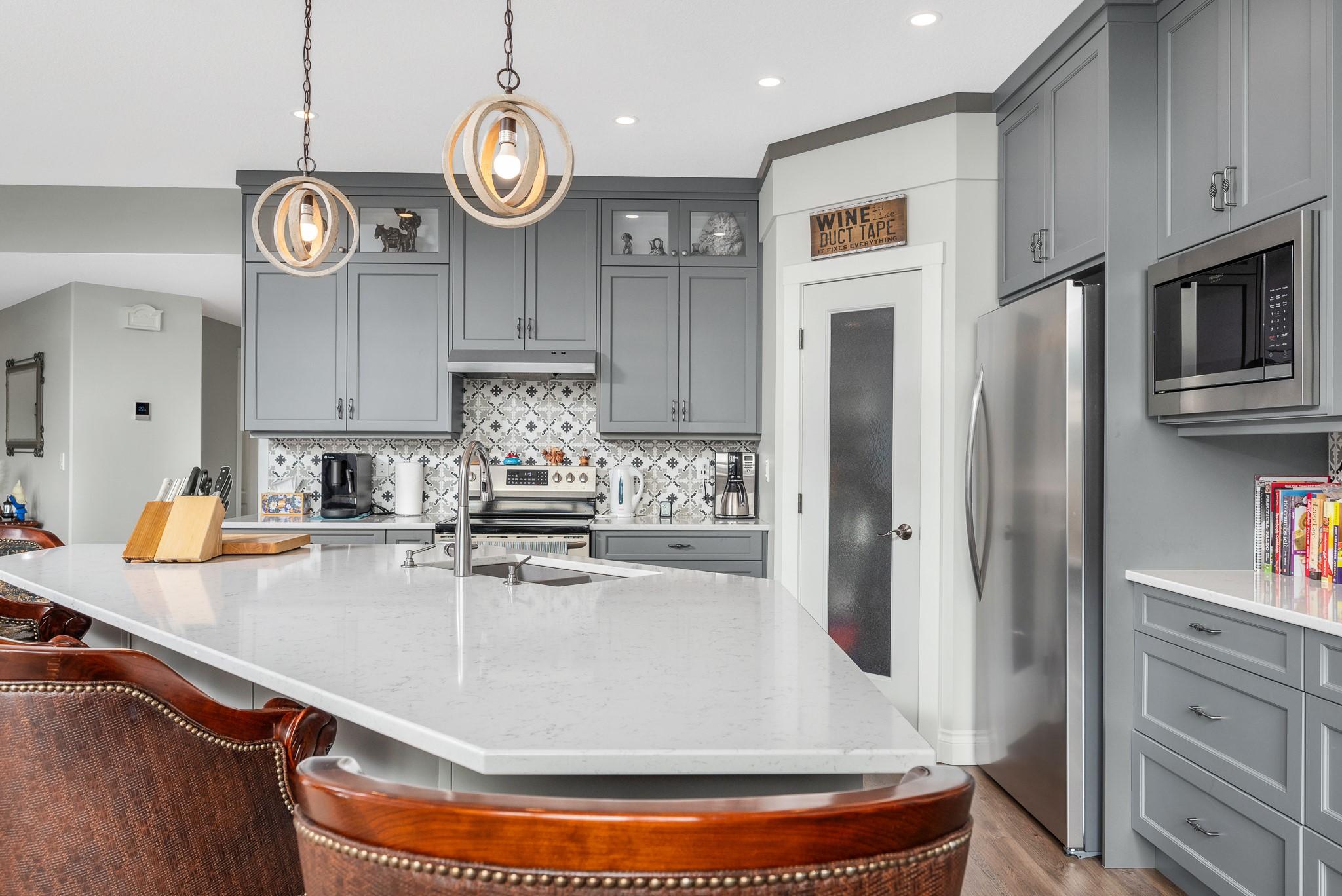 202-3473 Lakeview Place, Enderby, BC - Indoor Photo Showing Kitchen With Double Sink With Upgraded Kitchen