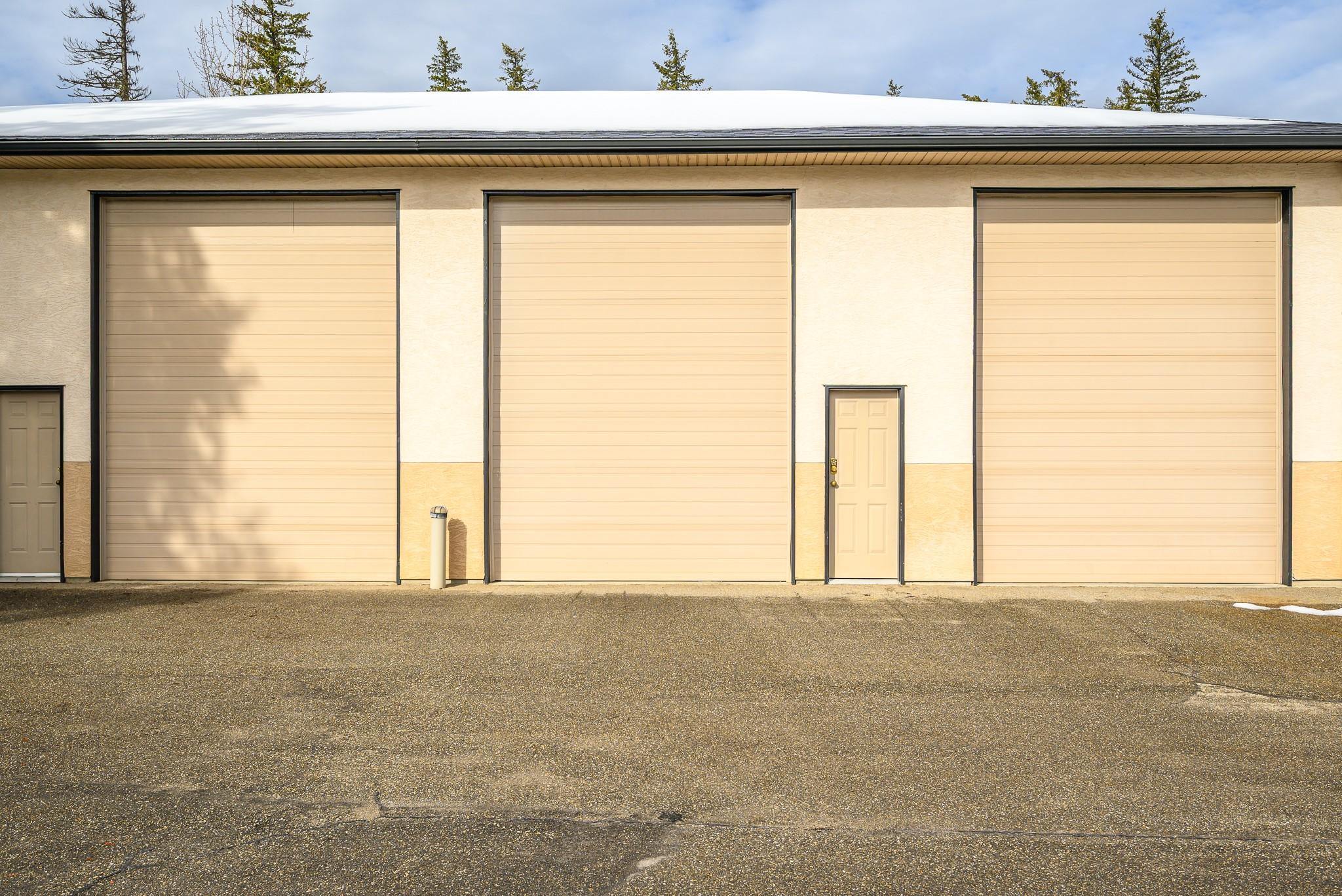 202-3473 Lakeview Place, Enderby, BC - Outdoor With Exterior