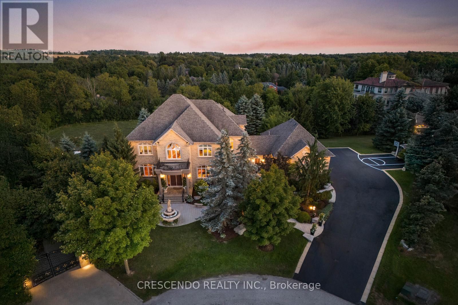 2 Prince Adam Court, King, ON - With View