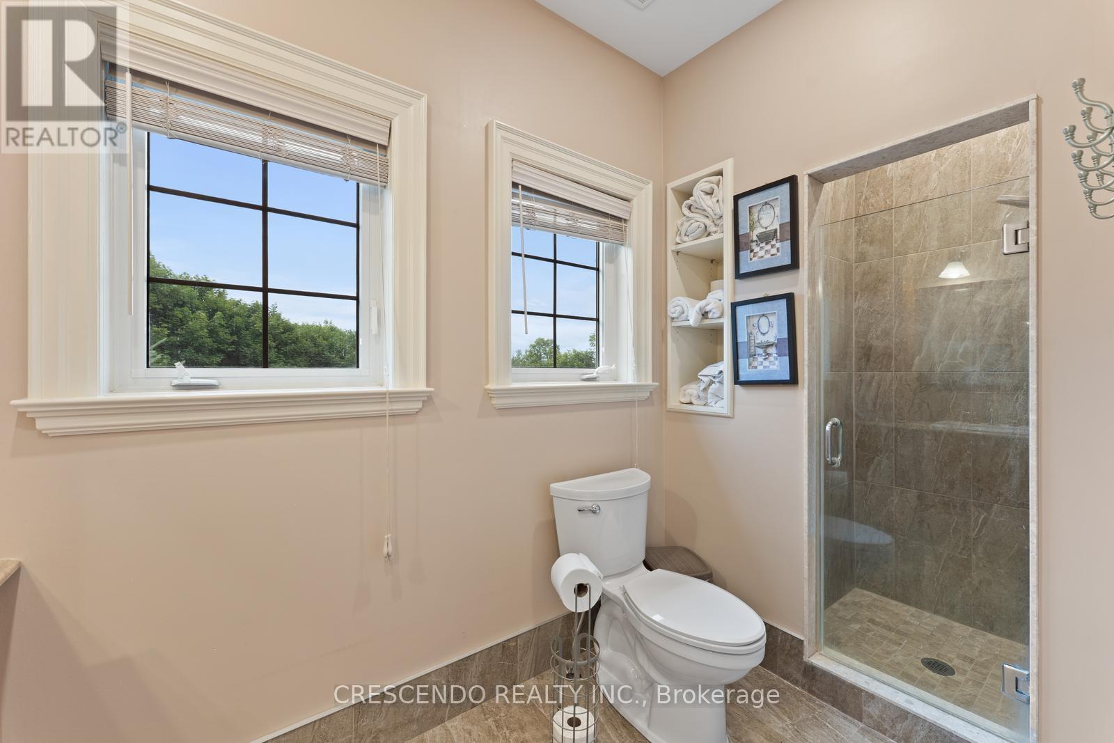 2 Prince Adam Court, King, ON - Indoor Photo Showing Bathroom