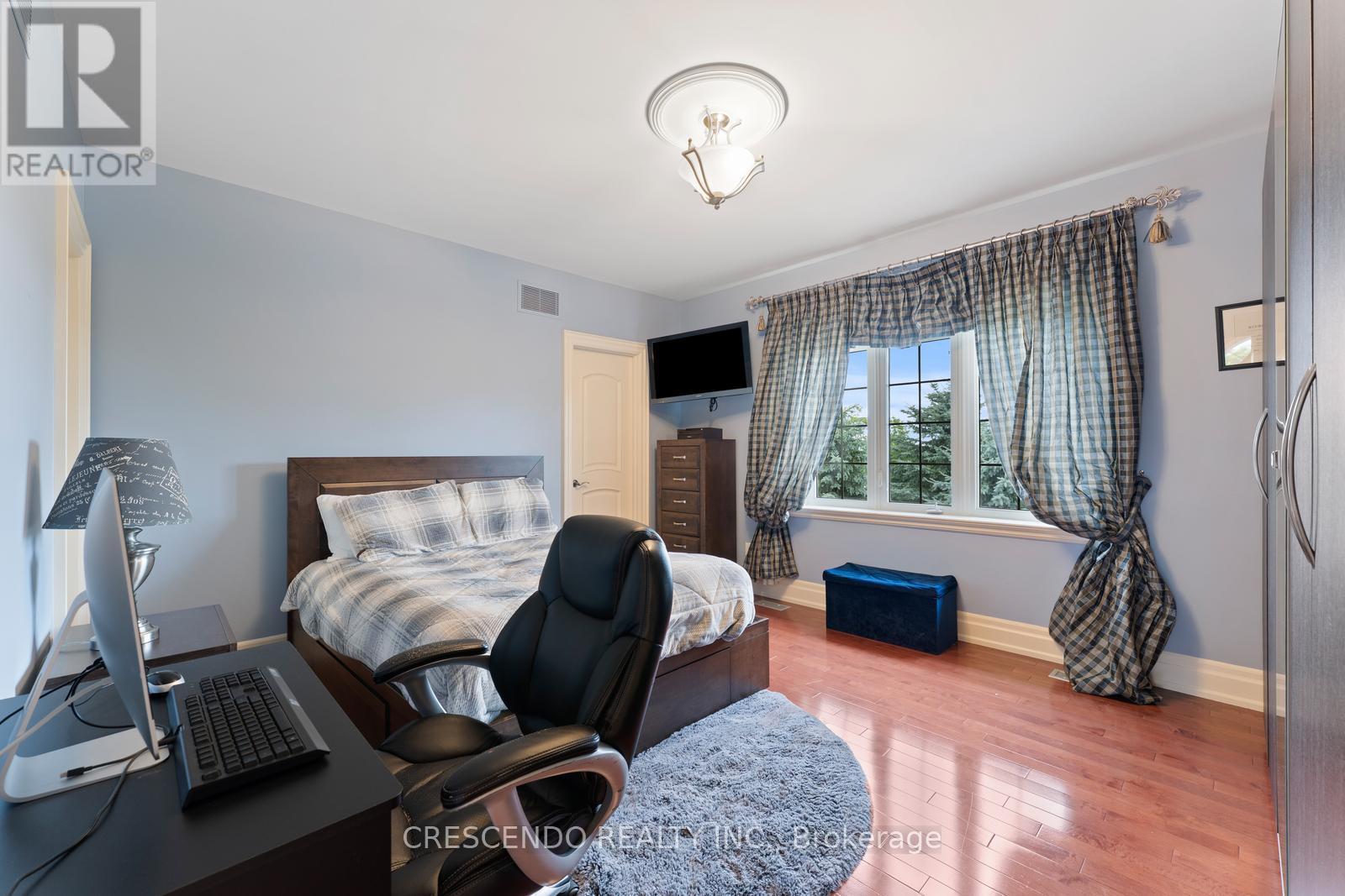 2 Prince Adam Court, King, ON - Indoor Photo Showing Bedroom