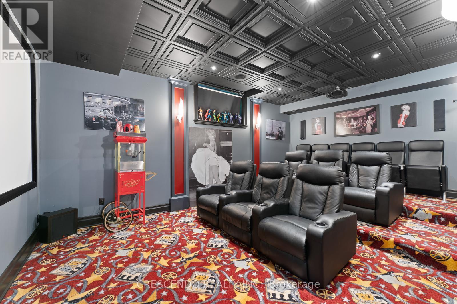 2 Prince Adam Court, King, ON - Indoor Photo Showing Other Room