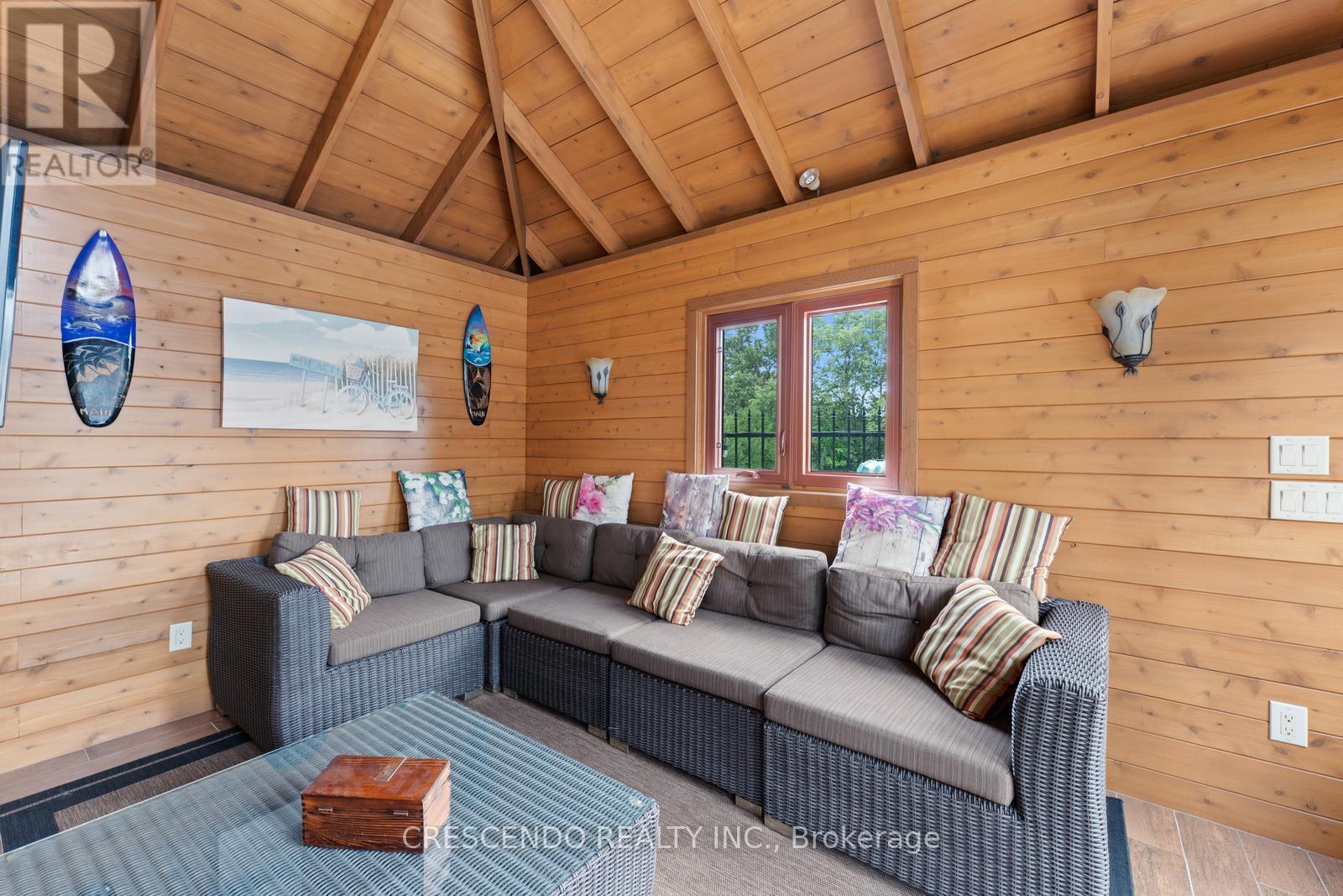 2 Prince Adam Court, King, ON - With Deck Patio Veranda With Exterior