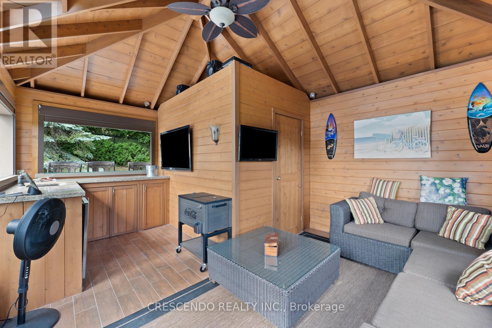 2 Prince Adam Court, King, ON - With Exterior