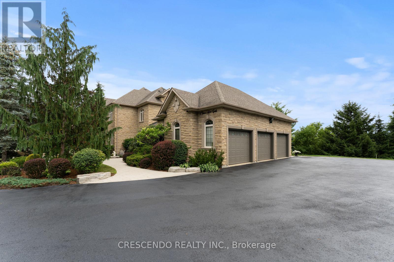 2 Prince Adam Court, King, ON - Outdoor