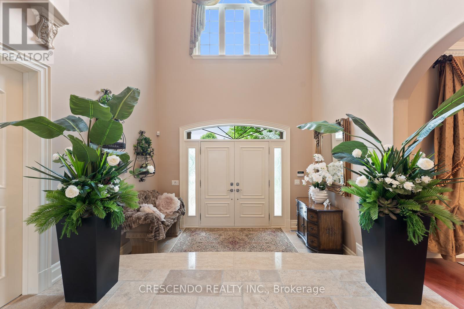 2 Prince Adam Court, King, ON - Indoor Photo Showing Other Room