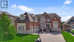 71 MANOR GLEN CRESCENT East Gwillimbury, ON L0G 1M0