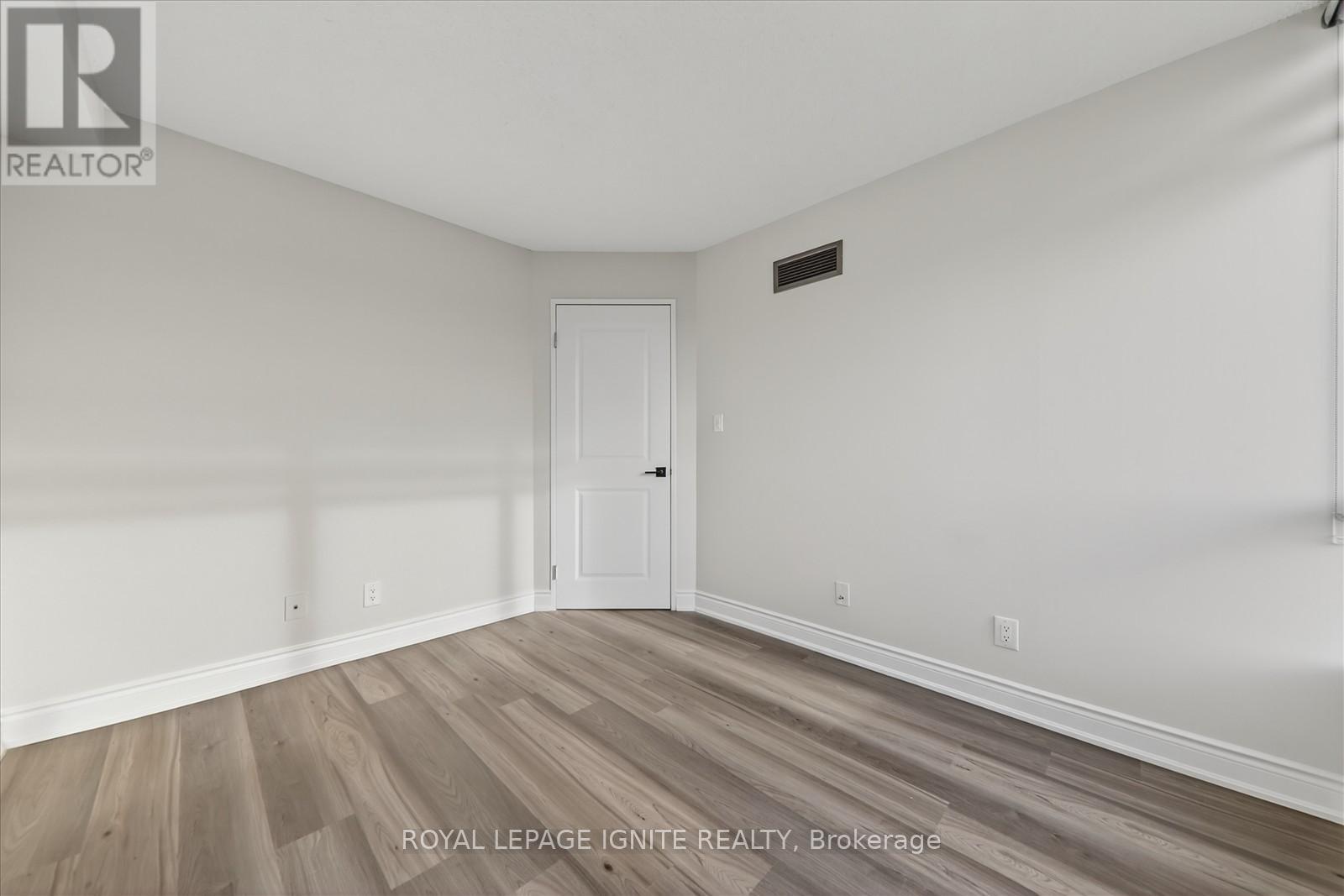705 - 155 Hillcrest Avenue, Mississauga, ON - Indoor Photo Showing Other Room