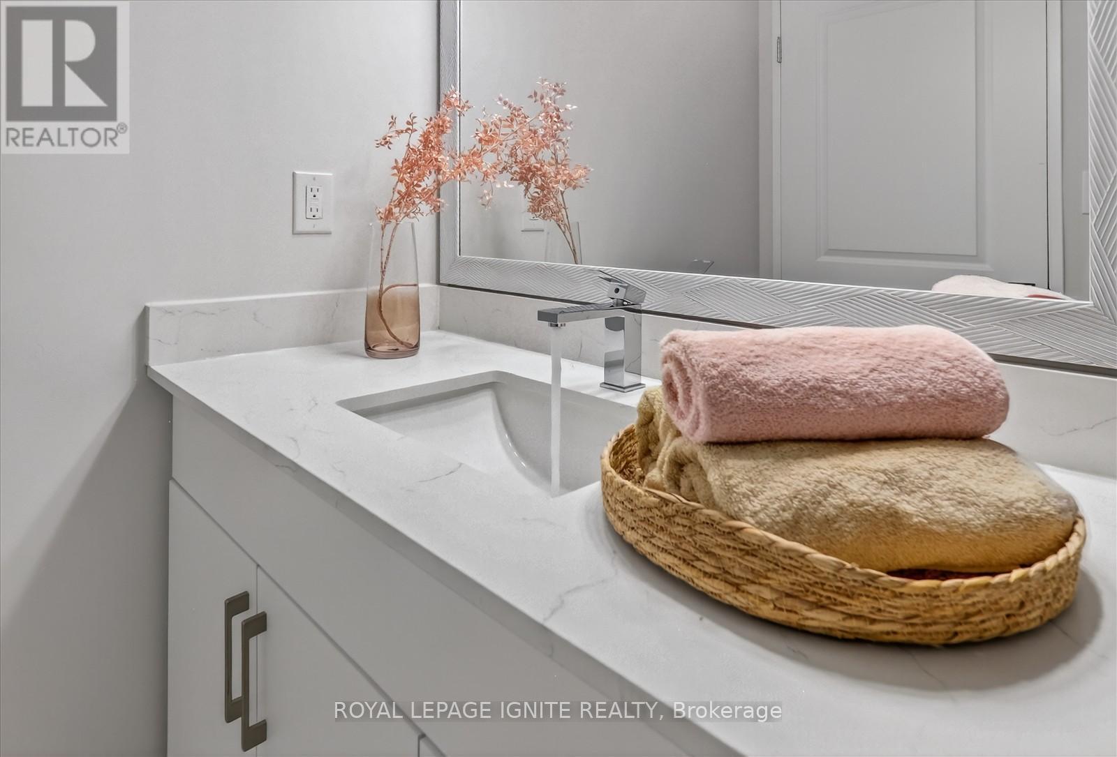 705 - 155 Hillcrest Avenue, Mississauga, ON - Indoor Photo Showing Bathroom