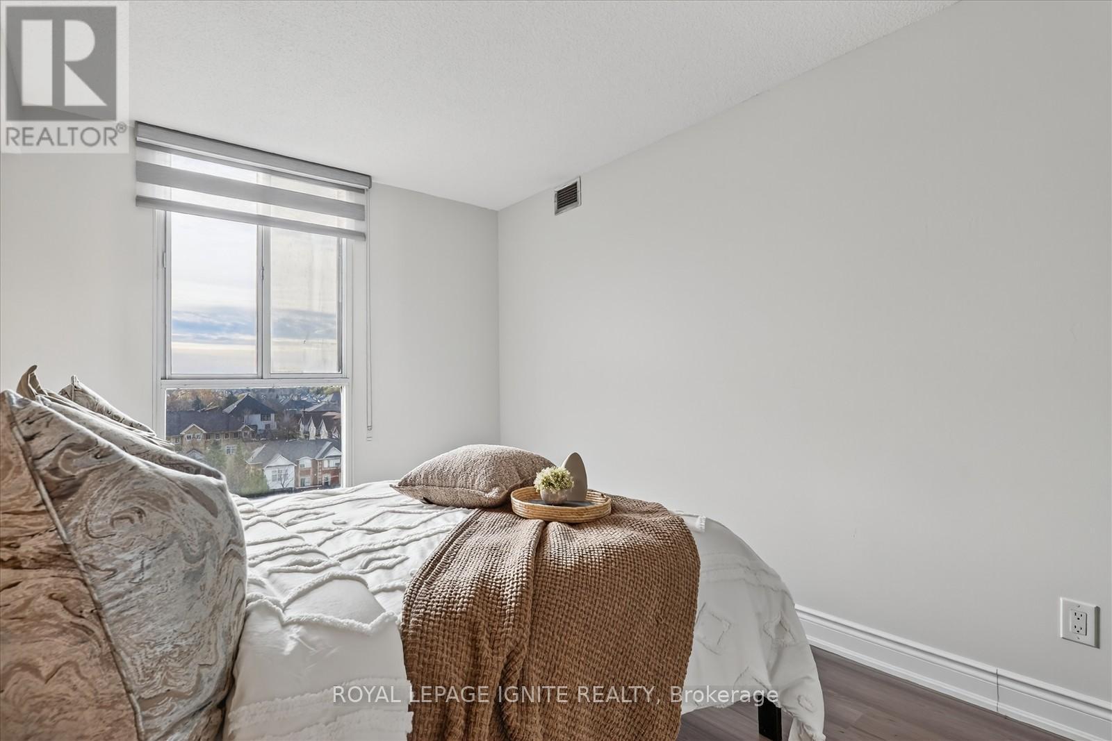 705 - 155 Hillcrest Avenue, Mississauga, ON - Indoor Photo Showing Bedroom