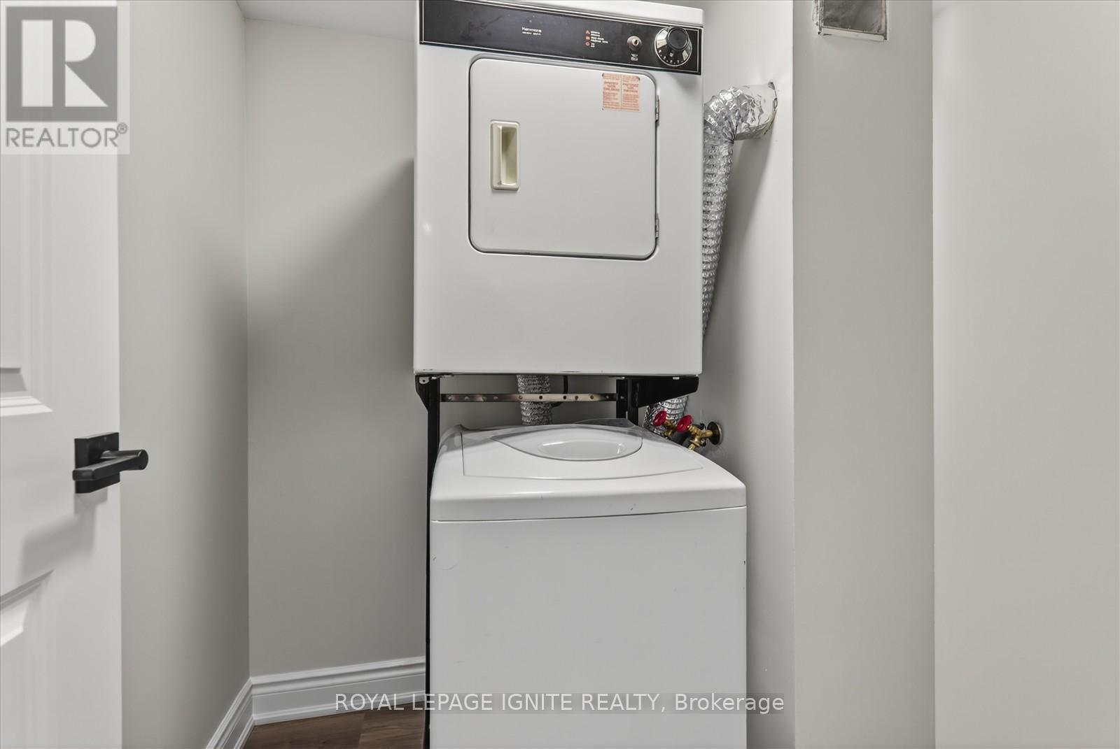 705 - 155 Hillcrest Avenue, Mississauga, ON - Indoor Photo Showing Laundry Room