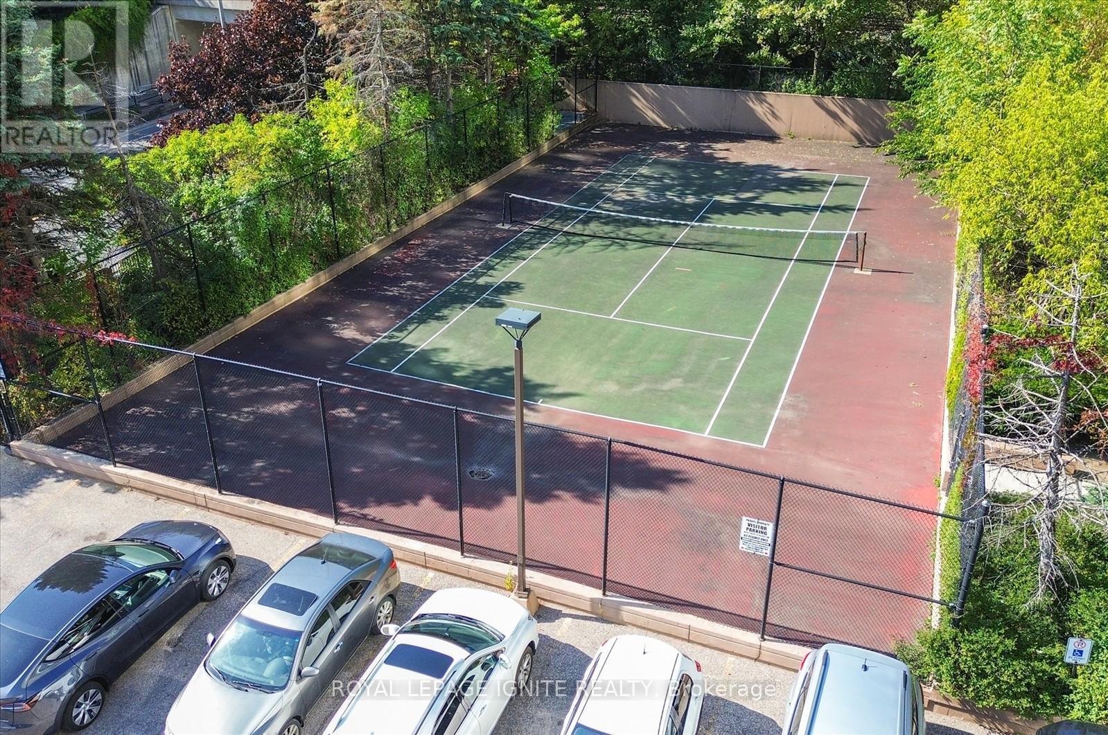 705 - 155 Hillcrest Avenue, Mississauga, ON - Outdoor