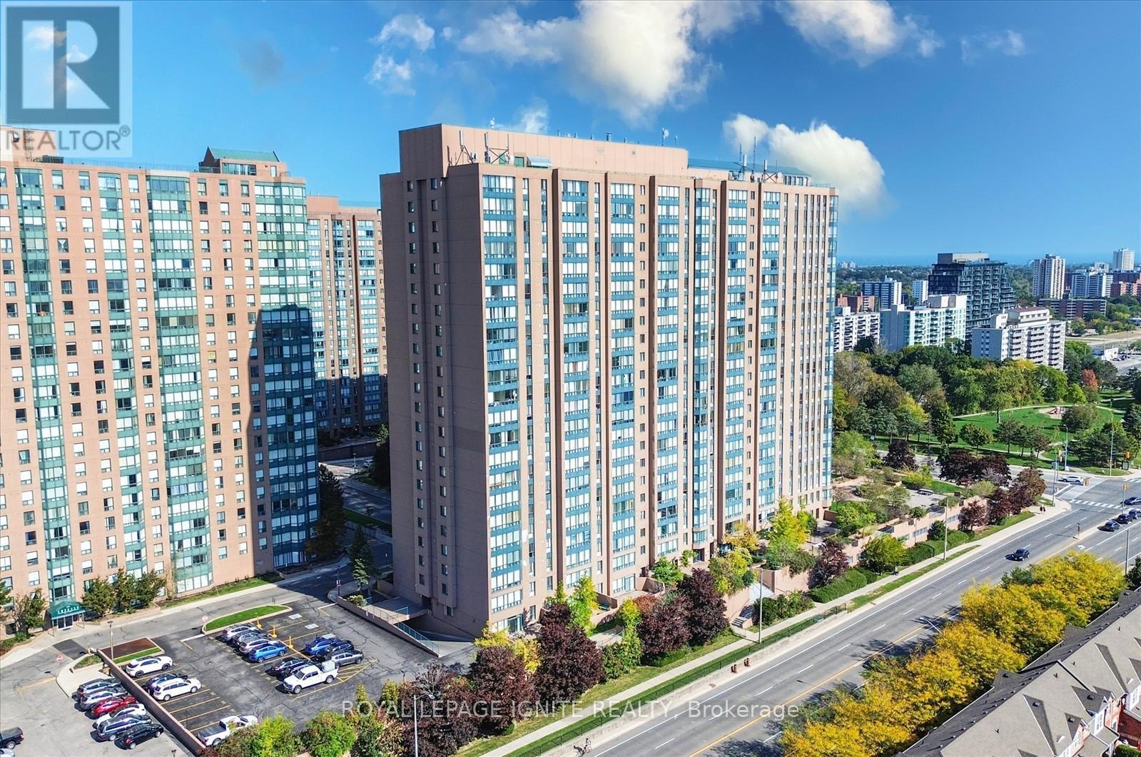 705 - 155 Hillcrest Avenue, Mississauga, ON - Outdoor With Facade
