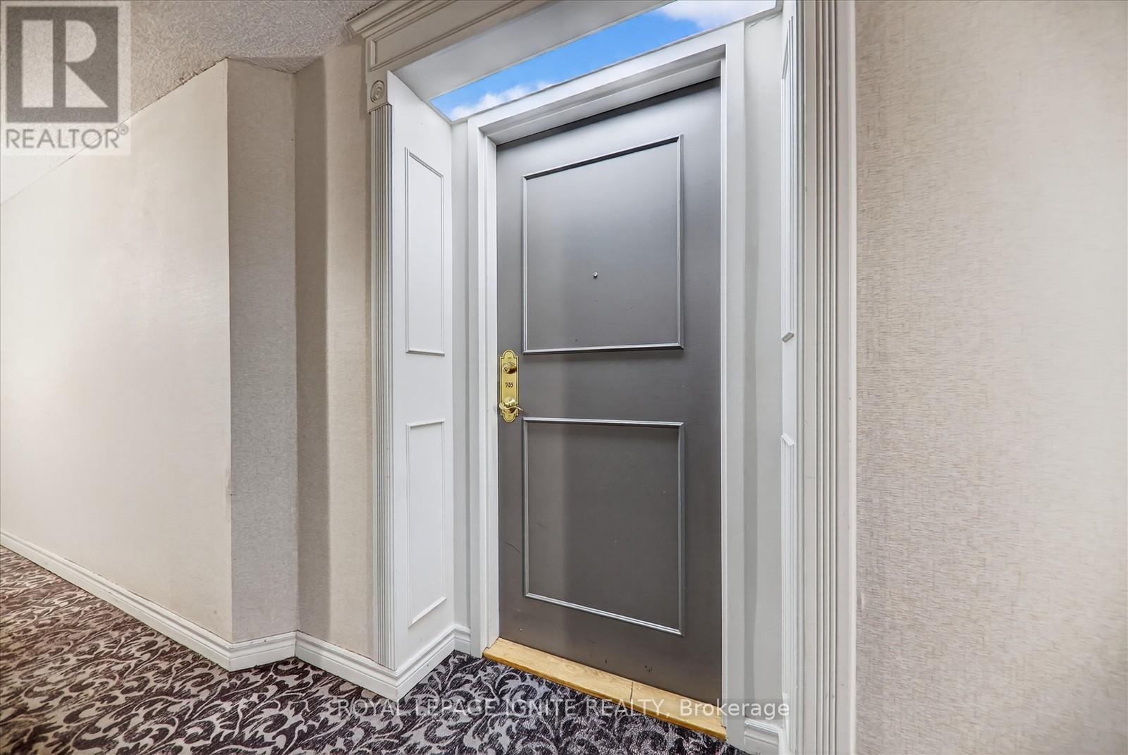 705 - 155 Hillcrest Avenue, Mississauga, ON - Indoor Photo Showing Other Room