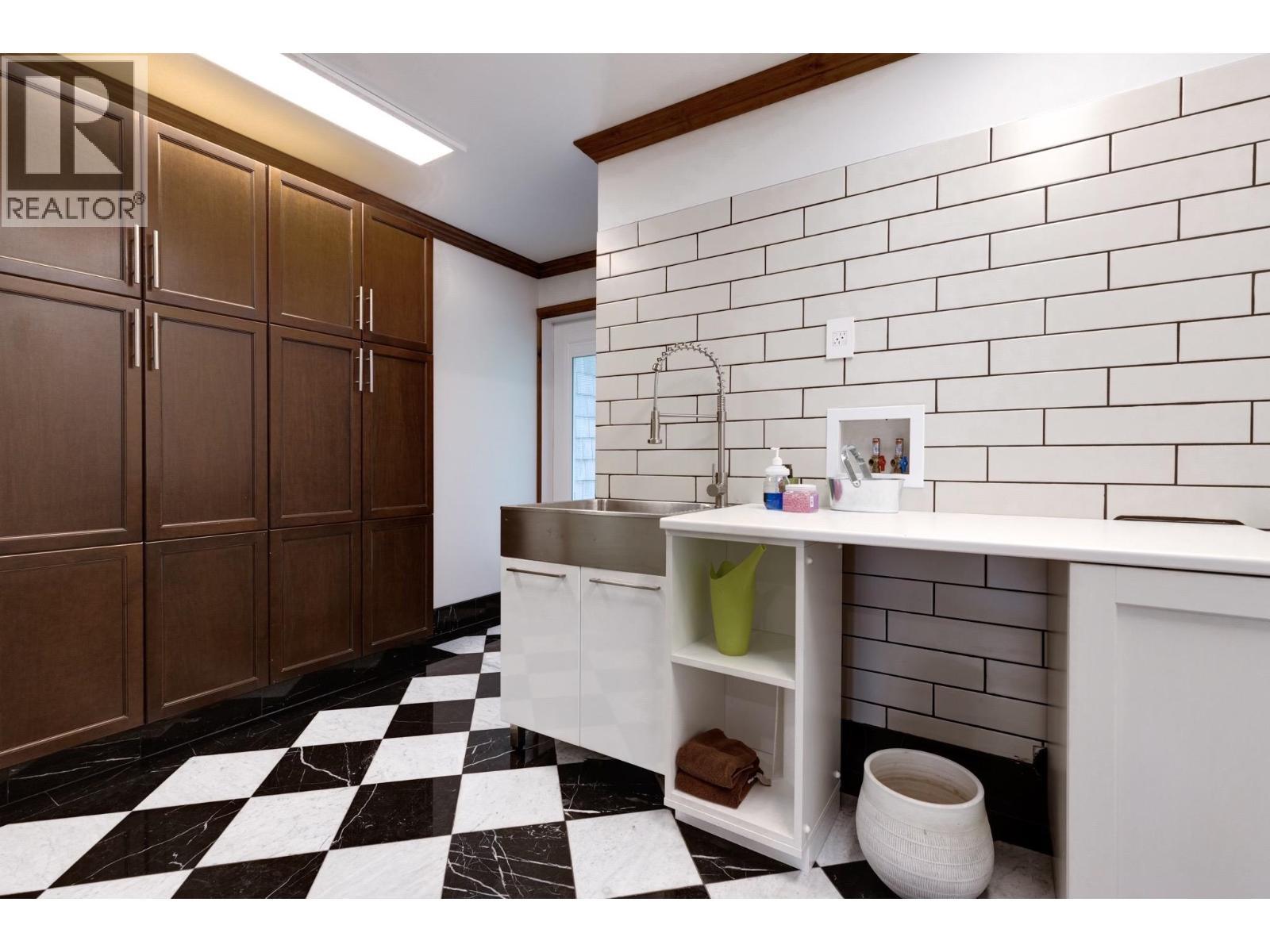 7015 Bench Drive, Prince George, BC - Indoor