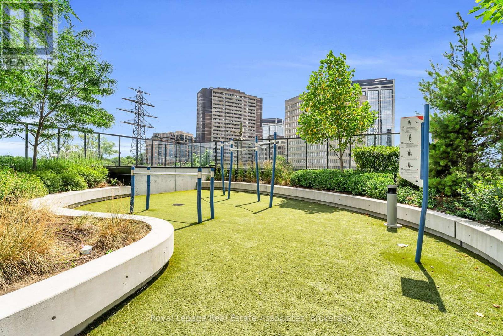 1210 - 7 Mabelle Avenue, Toronto, ON - Outdoor