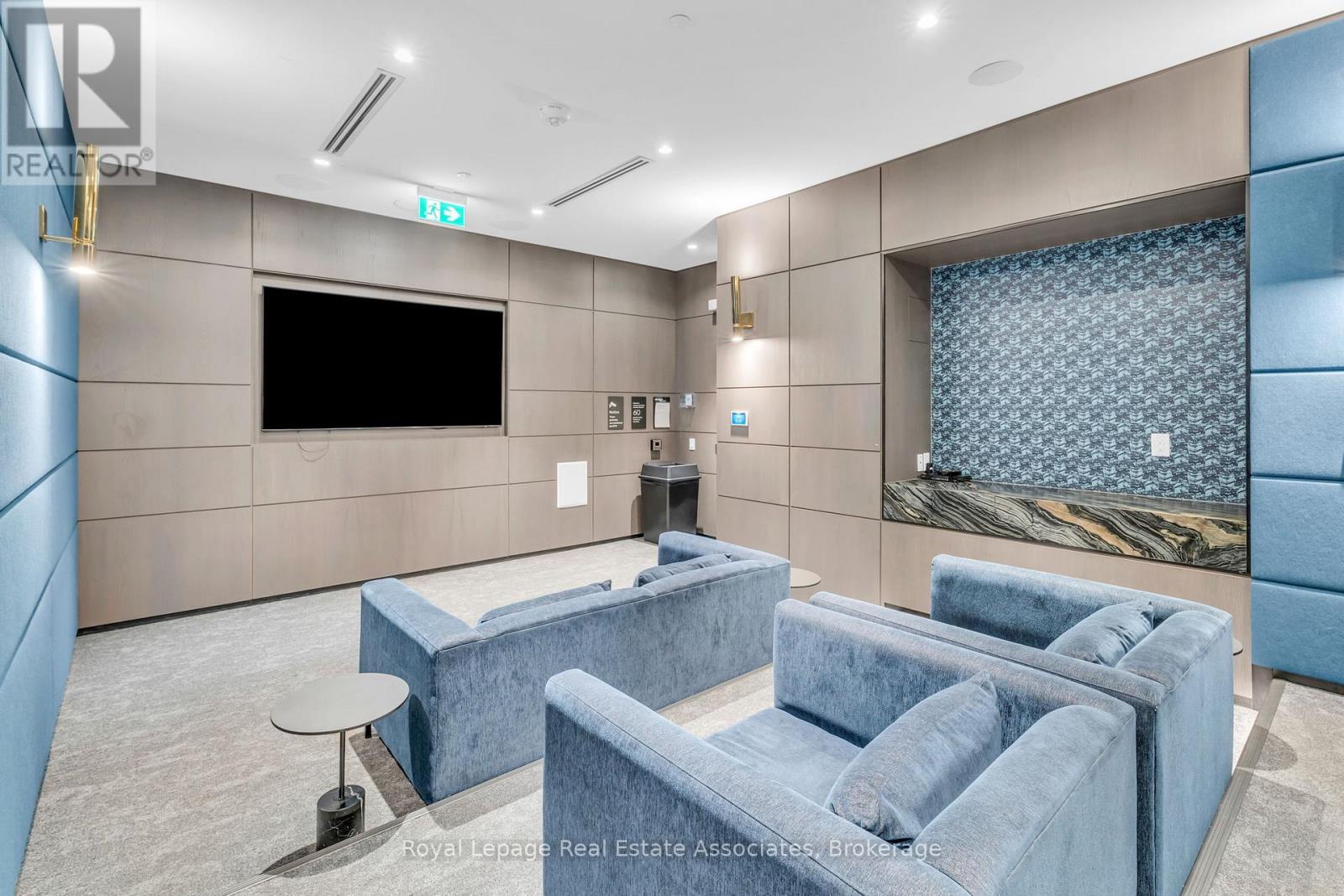 1210 - 7 Mabelle Avenue, Toronto, ON - Indoor Photo Showing Other Room